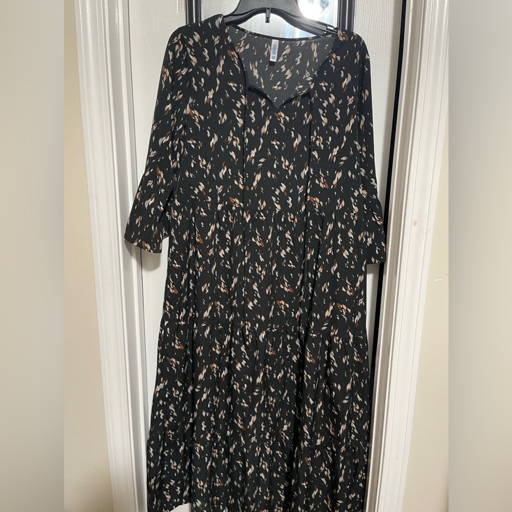 Womens tiered maxi dress